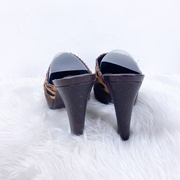 Donald J. Pliner 10 M Womens Brown Animal Print Leather Calf Hair Viggo  Heels - Picture 3 of 10